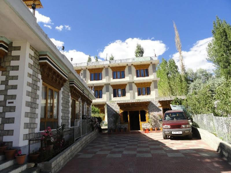 Cho Palace Leh Exteriör bild